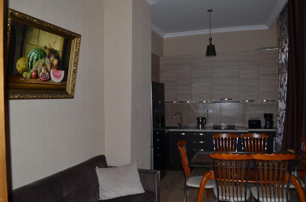 Happy Home Sololaki Tbilisi Esterno foto